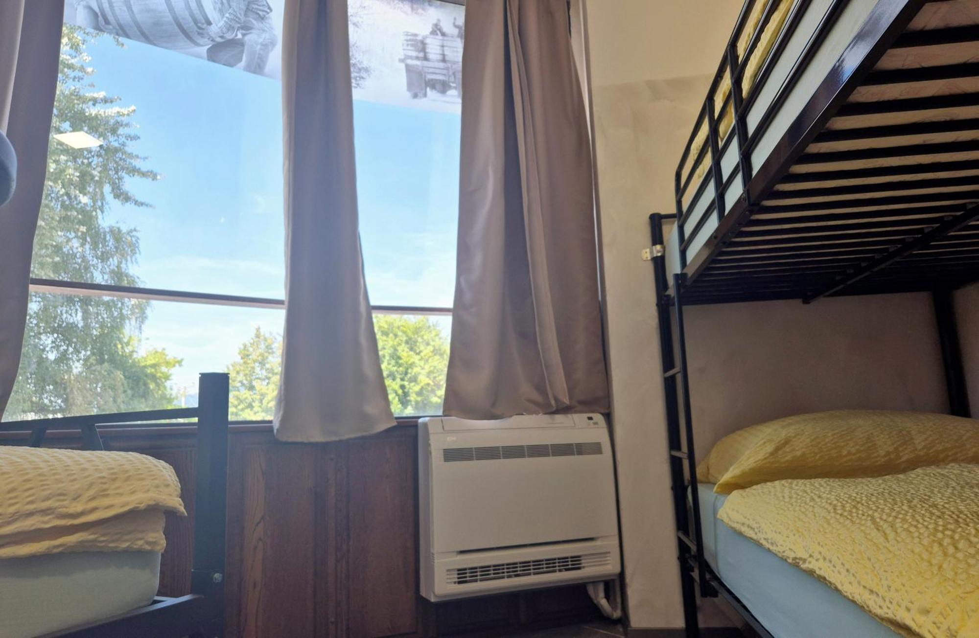 Bled Lesce Station Rooms And Beds Екстер'єр фото