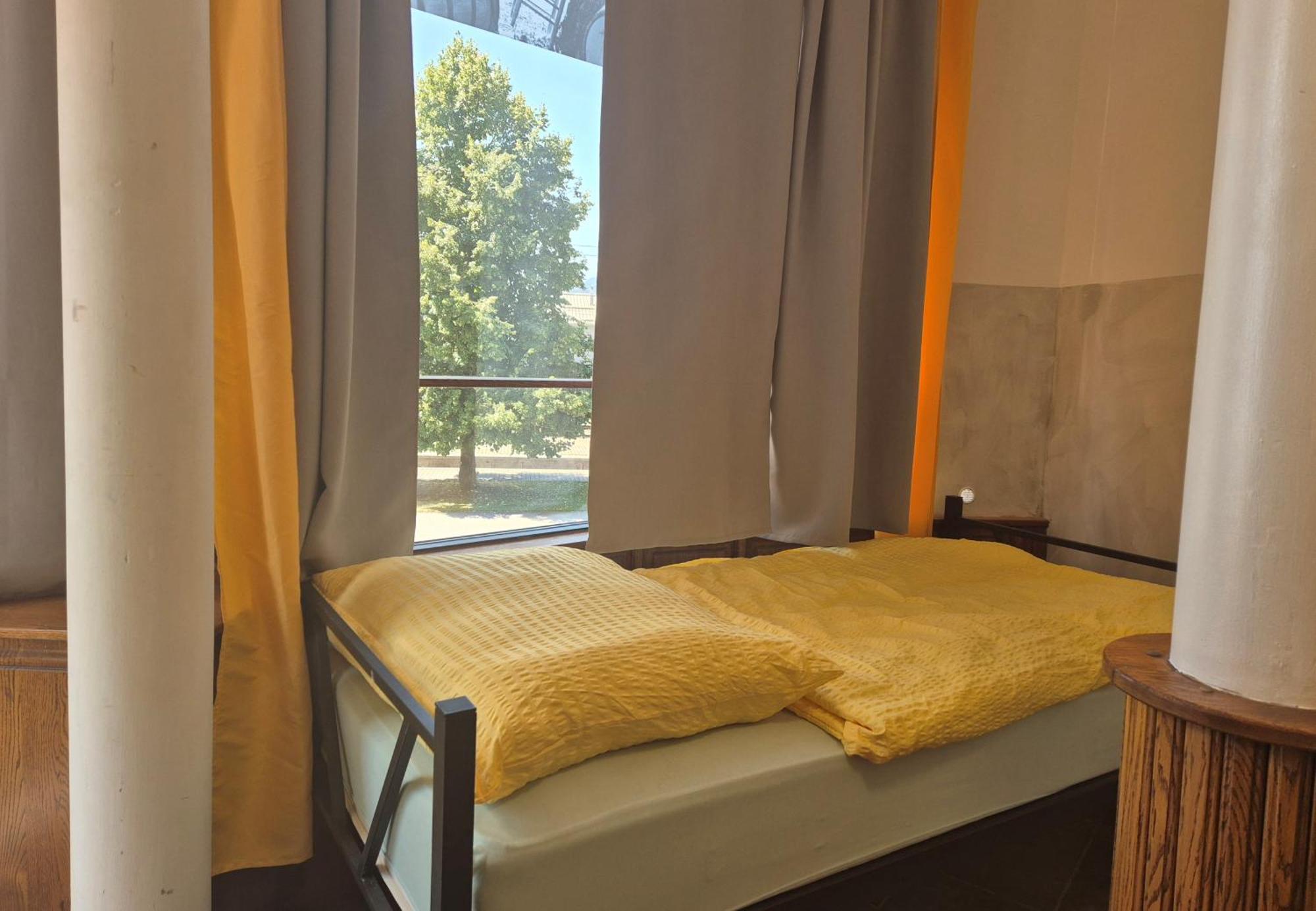 Bled Lesce Station Rooms And Beds Екстер'єр фото