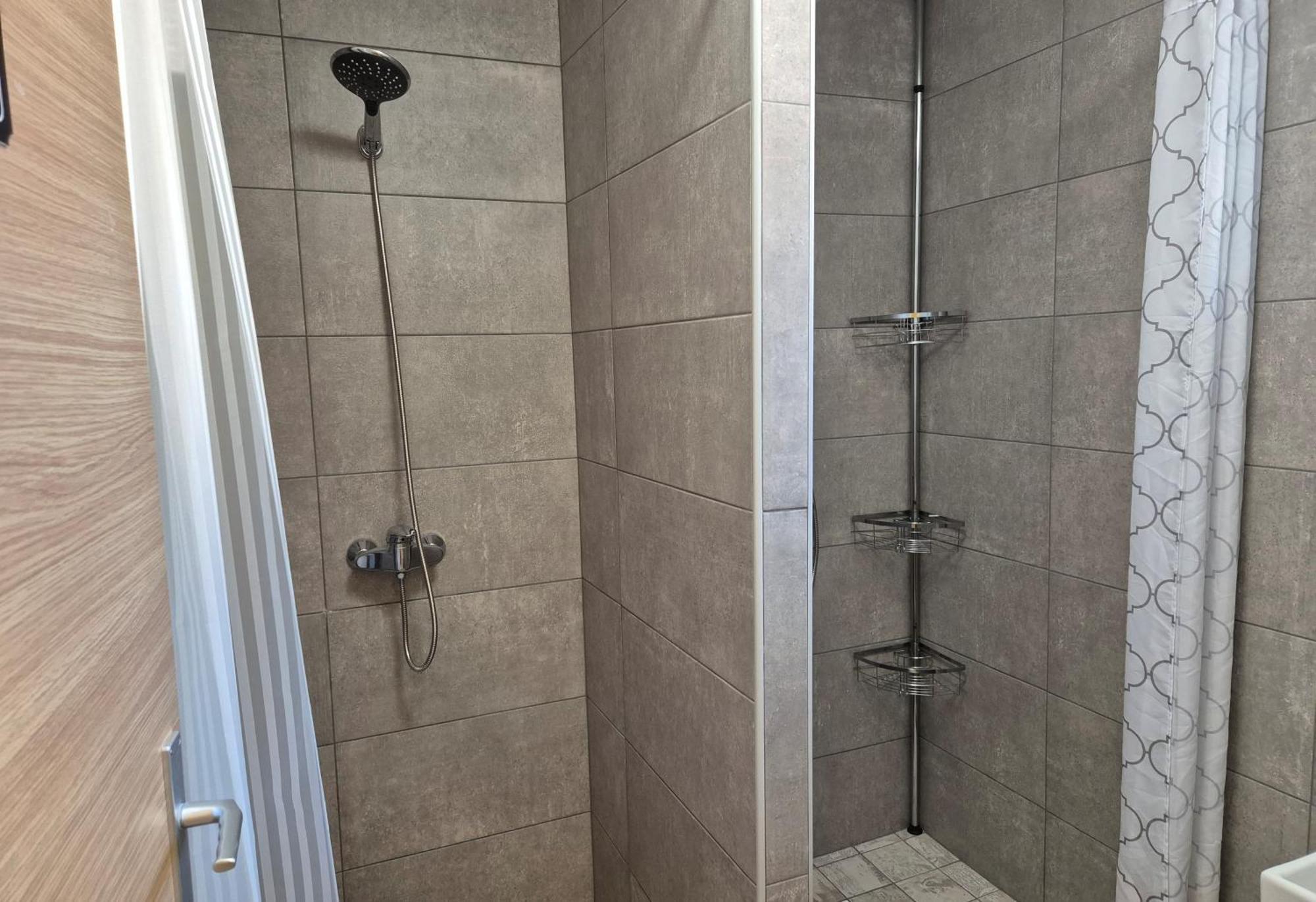 Bled Lesce Station Rooms And Beds Екстер'єр фото
