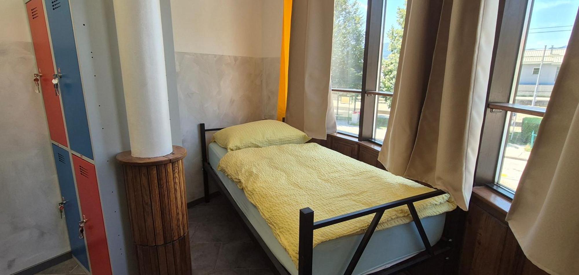 Bled Lesce Station Rooms And Beds Екстер'єр фото