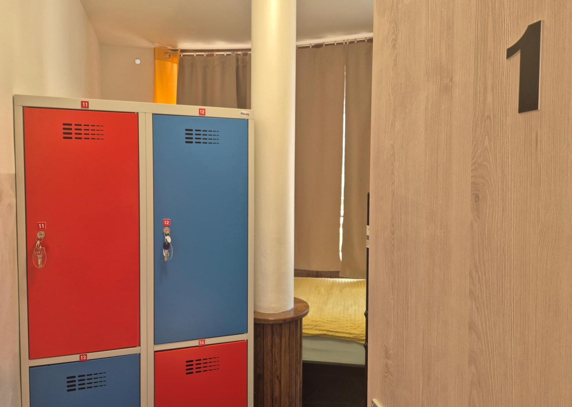 Bled Lesce Station Rooms And Beds Екстер'єр фото