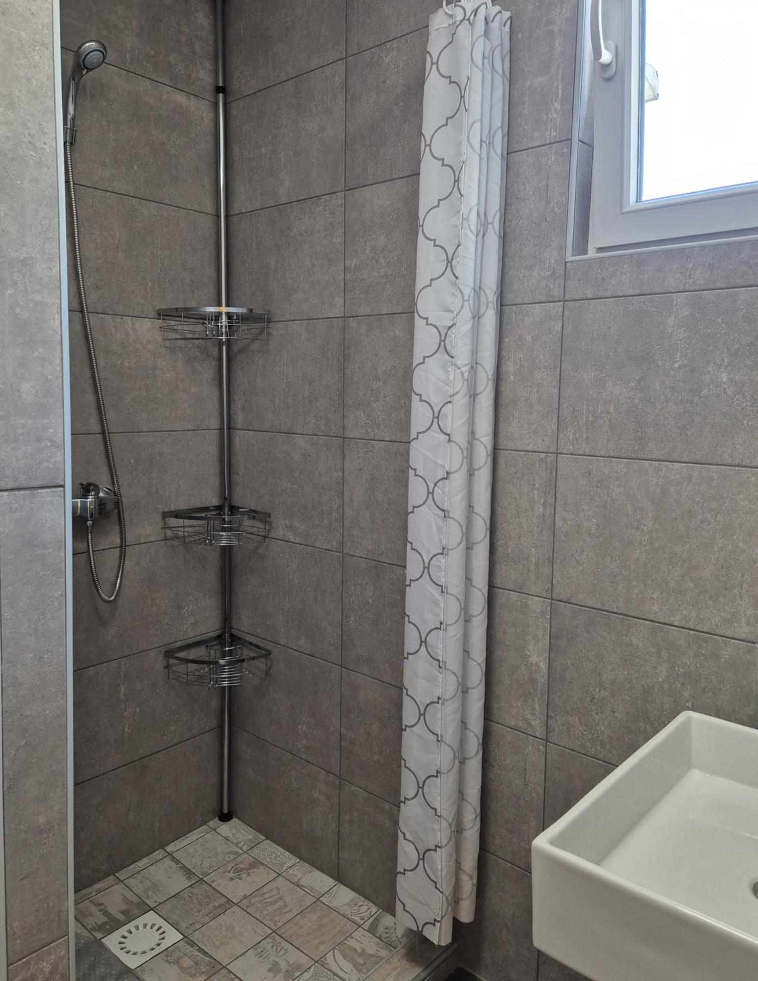 Bled Lesce Station Rooms And Beds Екстер'єр фото